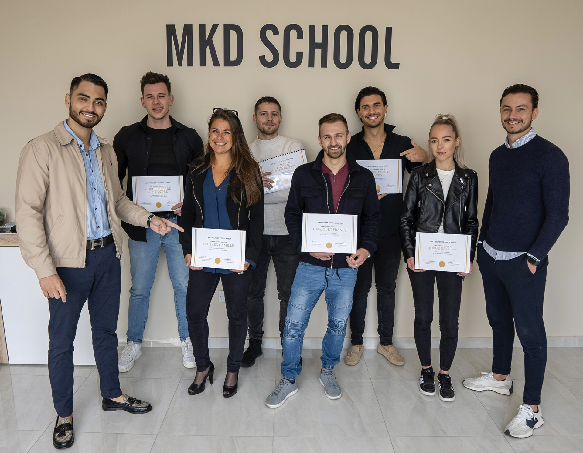 Étudiants MKD School avec certificats
